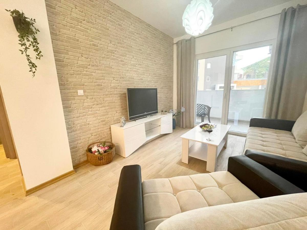 Olive Square Apartment Budva Buitenkant foto