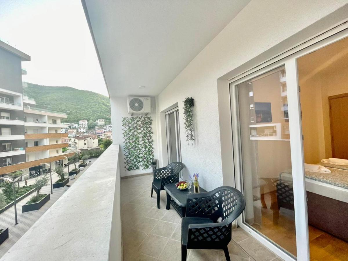 Olive Square Apartment Budva Buitenkant foto