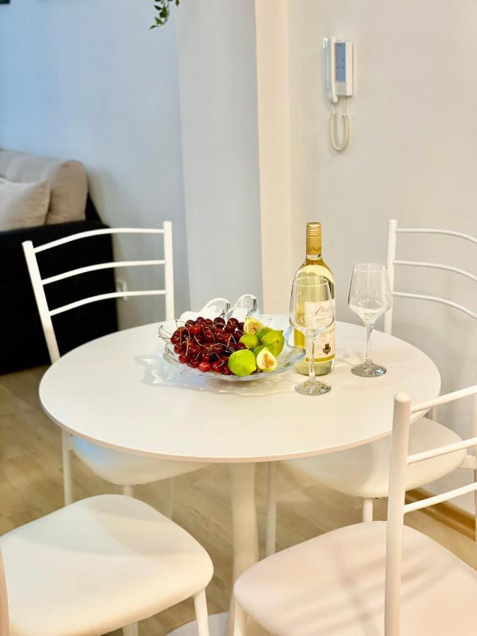 Olive Square Apartment Budva Buitenkant foto